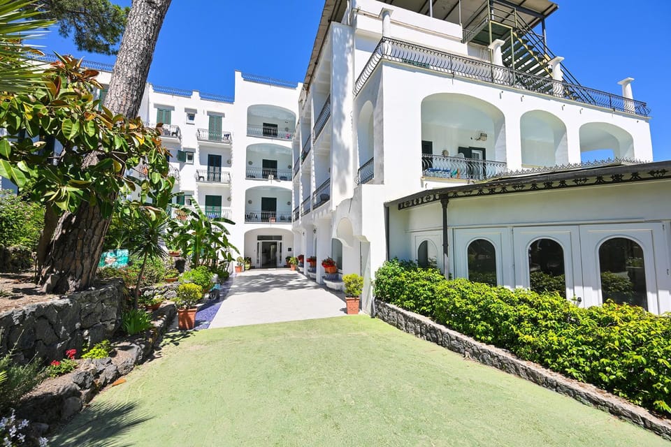 Property building, Garden