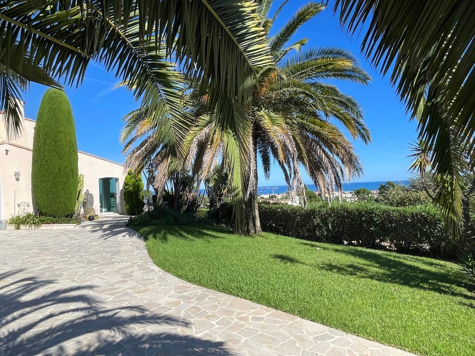 Garden, Garden view