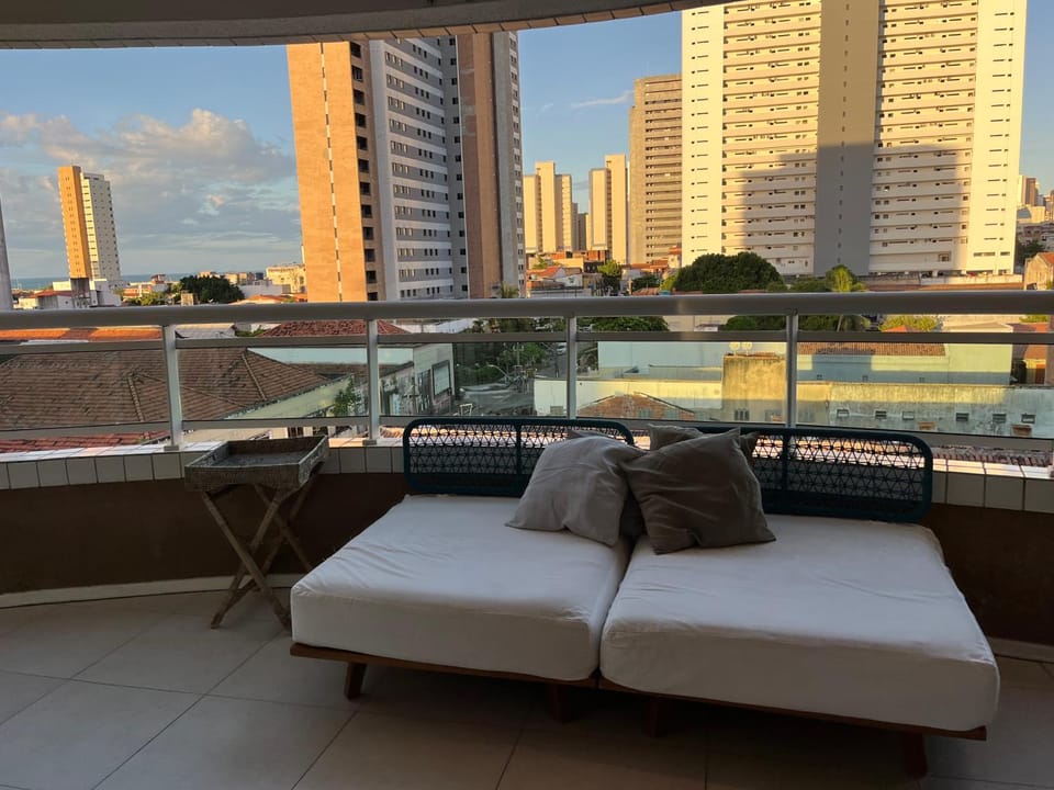 Apartamento com piscina no hooftop, 48m2 - Praia da Iracema- Fortaleza Apartment in Fortaleza