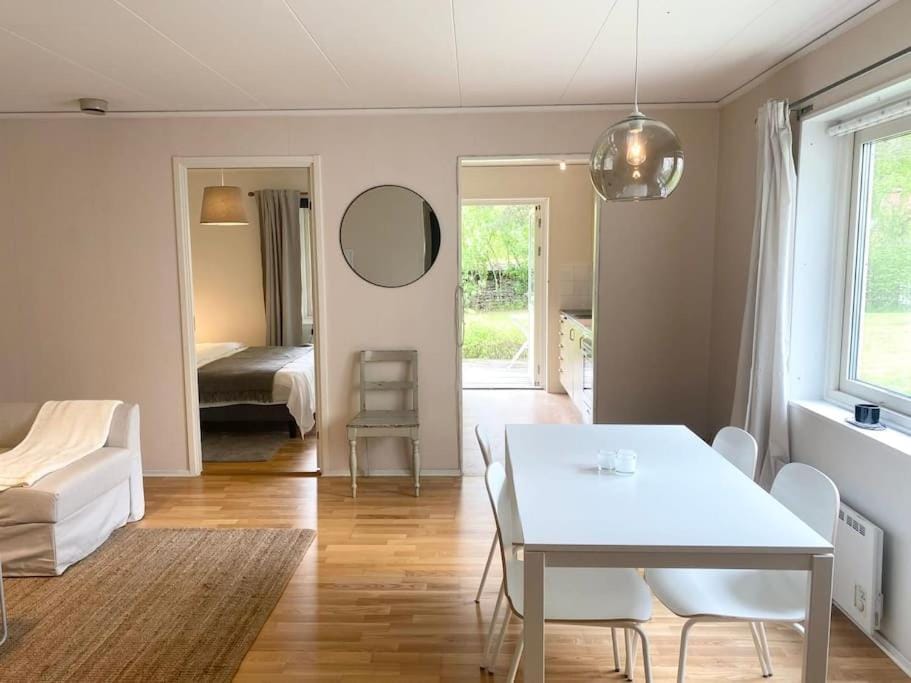 View (from property/room), Photo of the whole room, Dining area