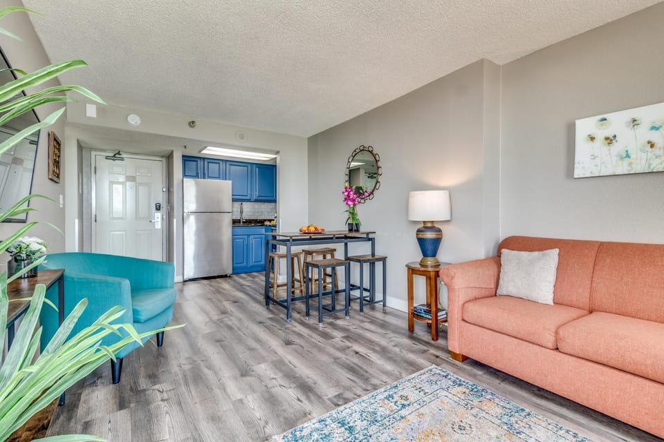 Enjoy Paradise Oceanfront Suite, Dogs OK! 908 Apartment in Myrtle Beach
