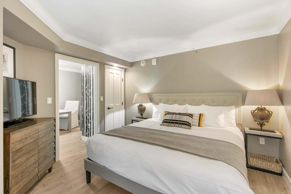 Everline Resort and Spa 1BR Suite with Fireplace House in Palisades Tahoe (Olympic Valley)