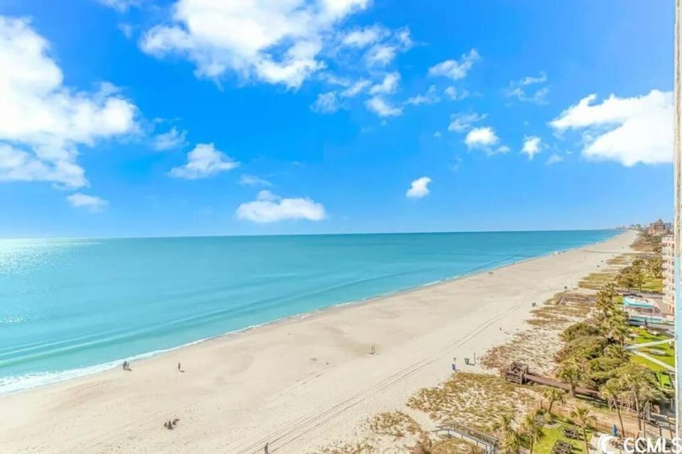 Beautiful & Comfy Oceanfront Studio OR 1008 Apartment in Myrtle Beach
