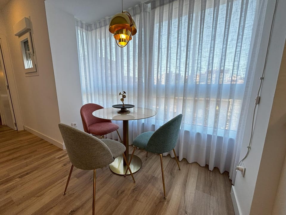 Living room, Seating area, Dining area