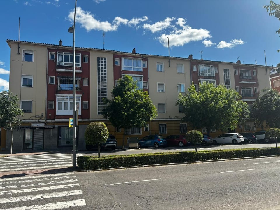 Facade/entrance, Off site, Street view