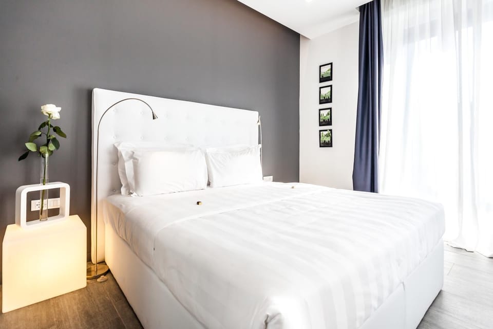 Bed, Day