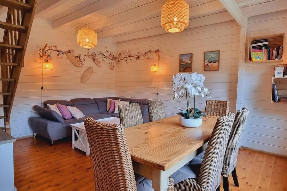 Library, Living room, Seating area, Dining area