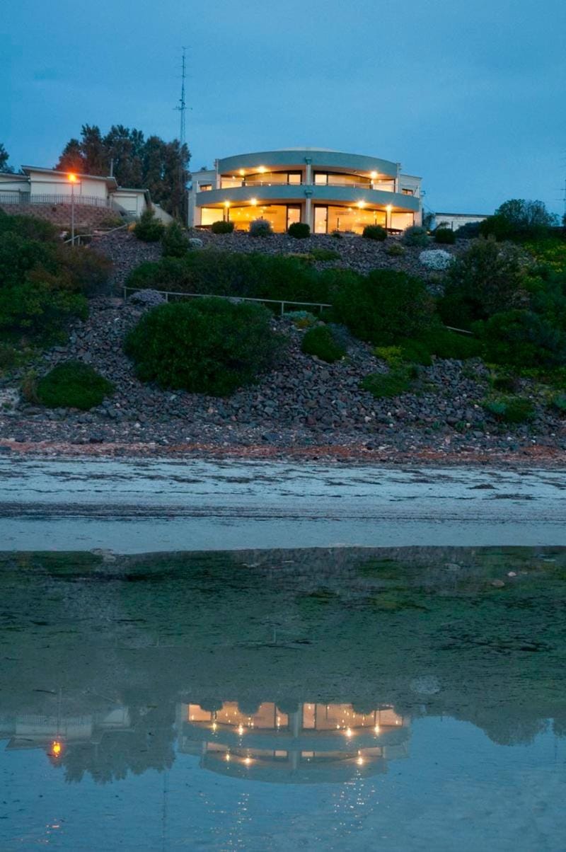 Cliff House Beachfront Villas Apartment in Moonta Bay