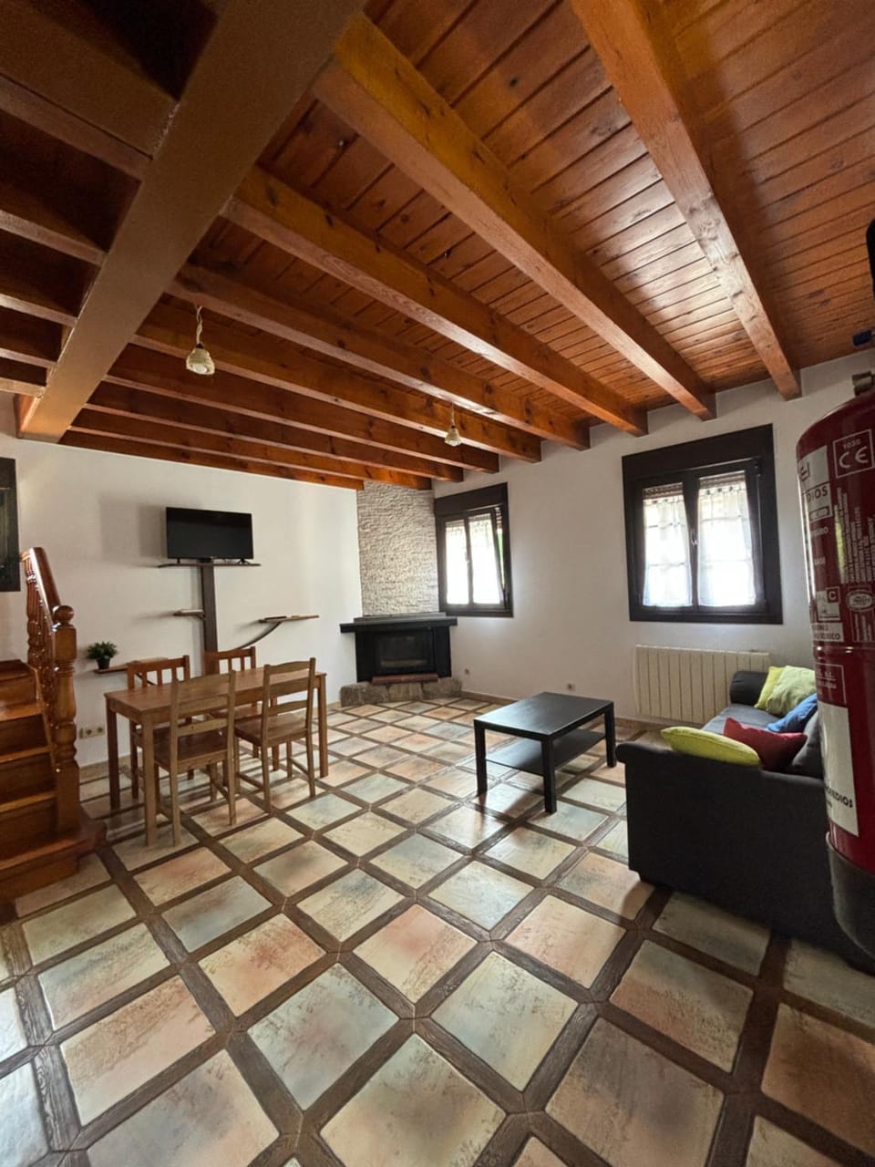 Communal lounge/ TV room, TV and multimedia, Living room, Dining area