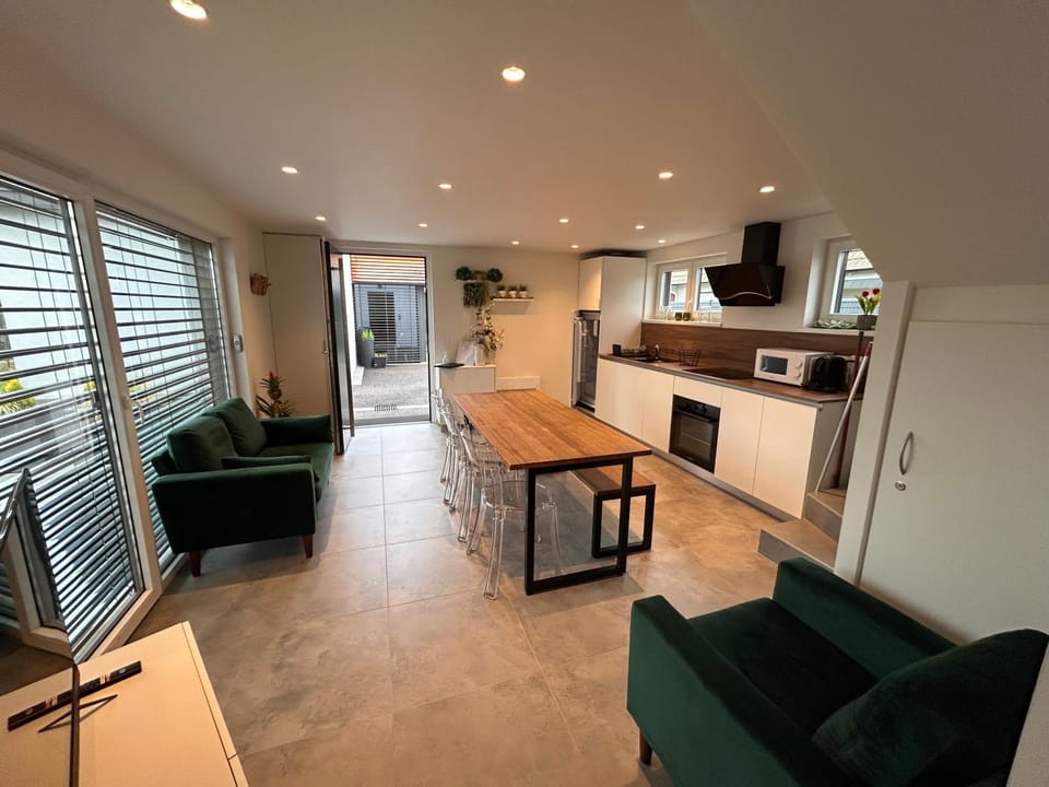 Living room, kitchen