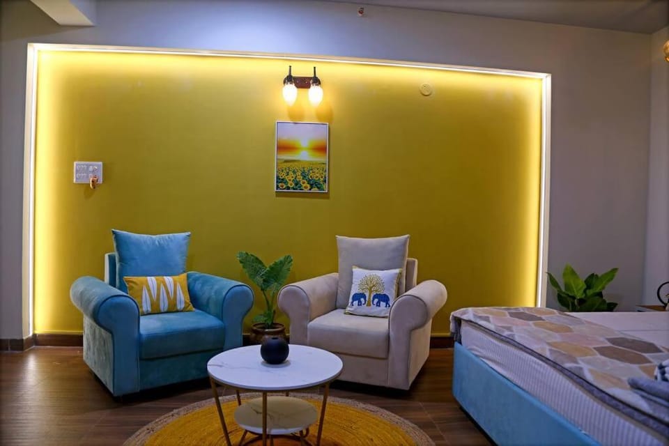 Seating area, Bedroom