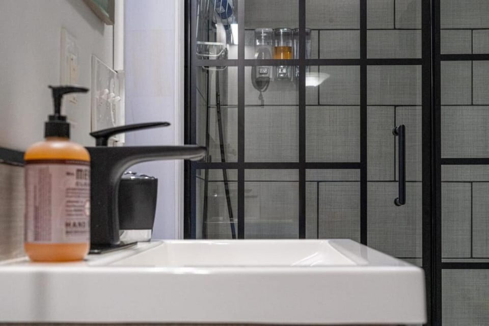 Relax with mountain views & a hot tub #5 House in Twin Mountain