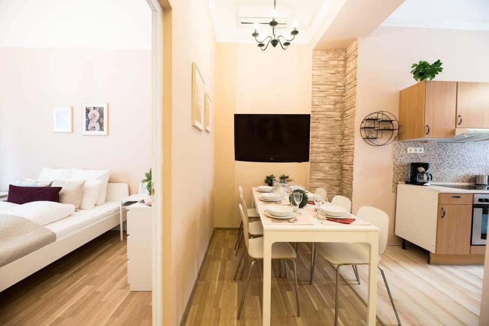 Ultra Central - Next to the Synagogue - Air Conditioning Apartment in Budapest