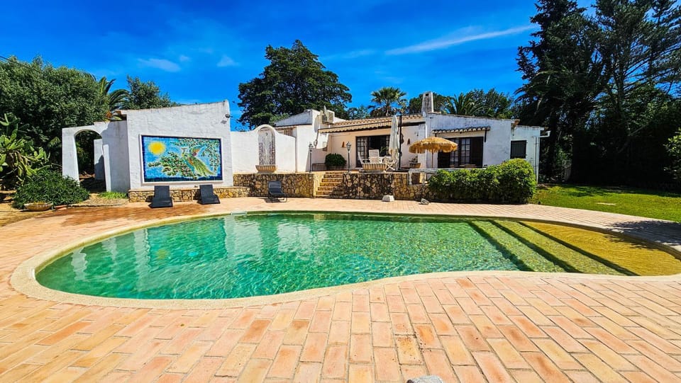 Alvor Private Pool Villa with Large Garden & Peace Villa in Portimao