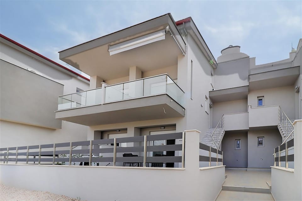 Property building, Day, View (from property/room), Balcony/Terrace, Balcony/Terrace