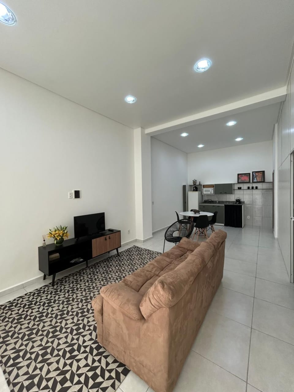 TV and multimedia, Kitchen or kitchenette, Living room