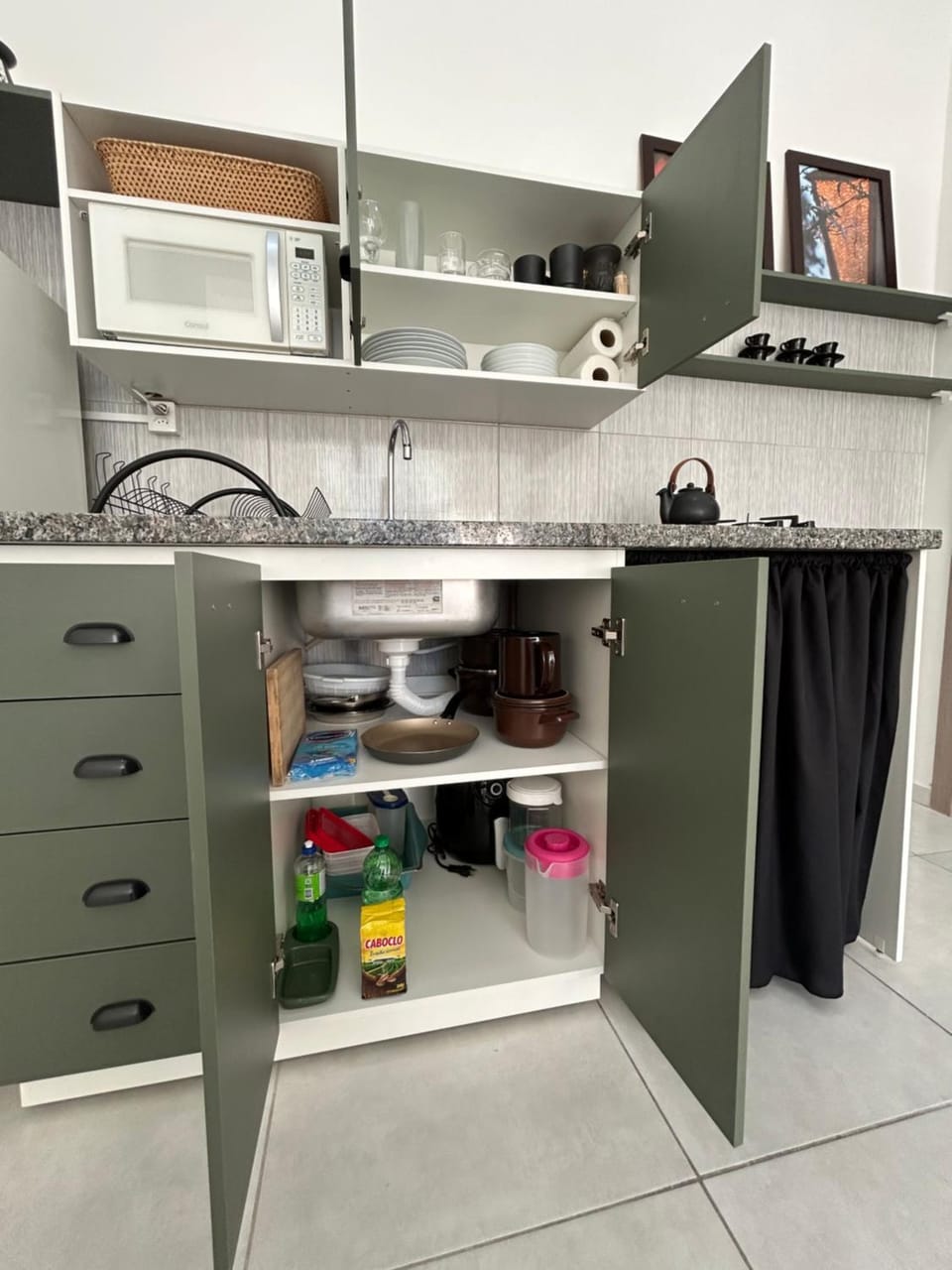 Kitchen or kitchenette