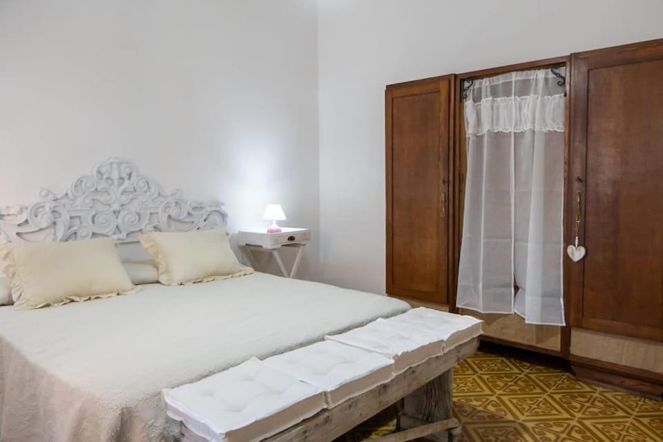 Casa Babylon, Bohemian Getaway Apartment in Olbia