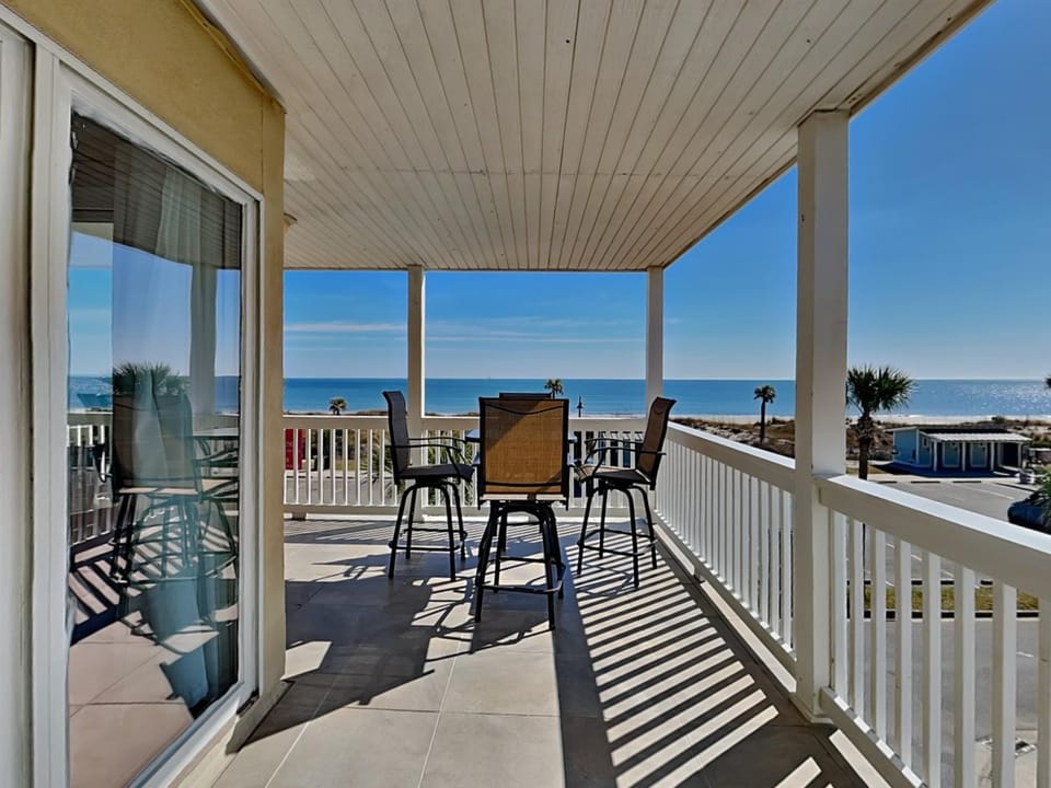 Dolphin Watch 08 by Tybee Vacation Rentals House in Tybee Island