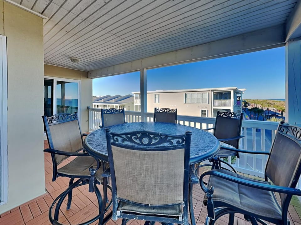 Dolphin Watch 09 by Tybee Vacation Rentals House in Tybee Island