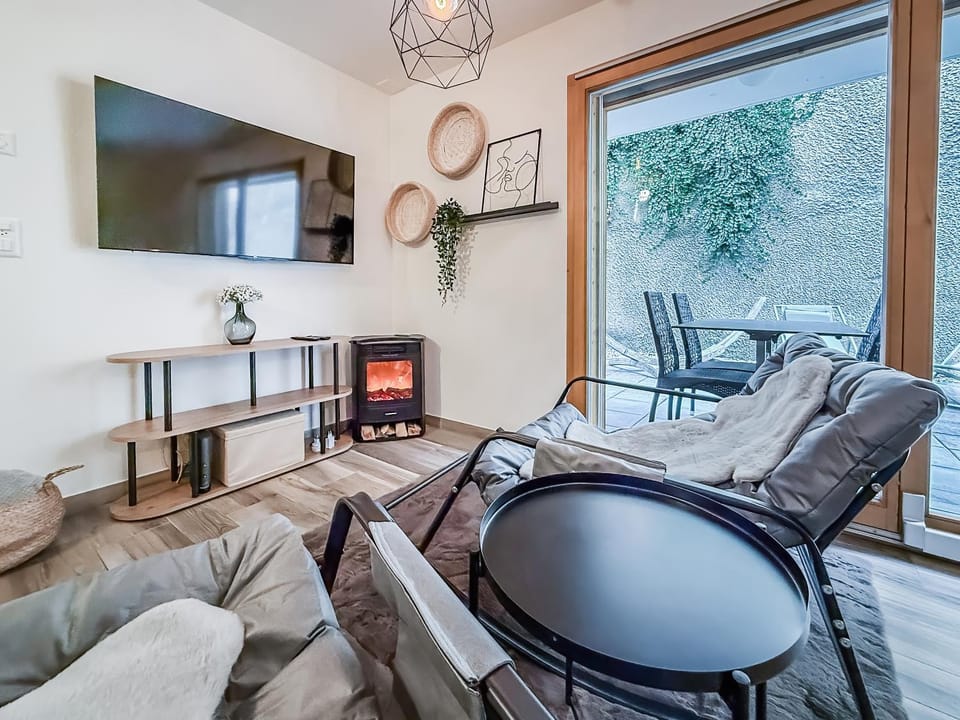 TV and multimedia, Living room, Seating area