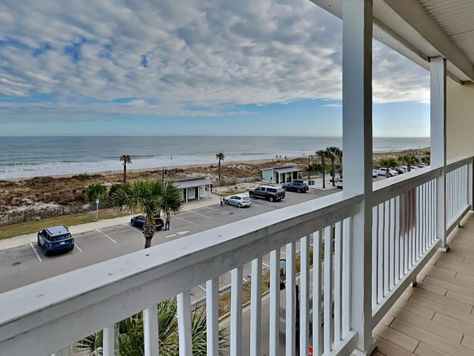 Dolphin Watch 11 by Tybee Vacation Rentals House in Tybee Island