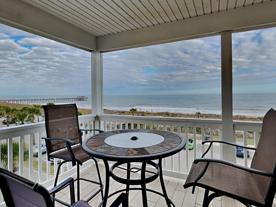 Dolphin Watch 11 by Tybee Vacation Rentals House in Tybee Island