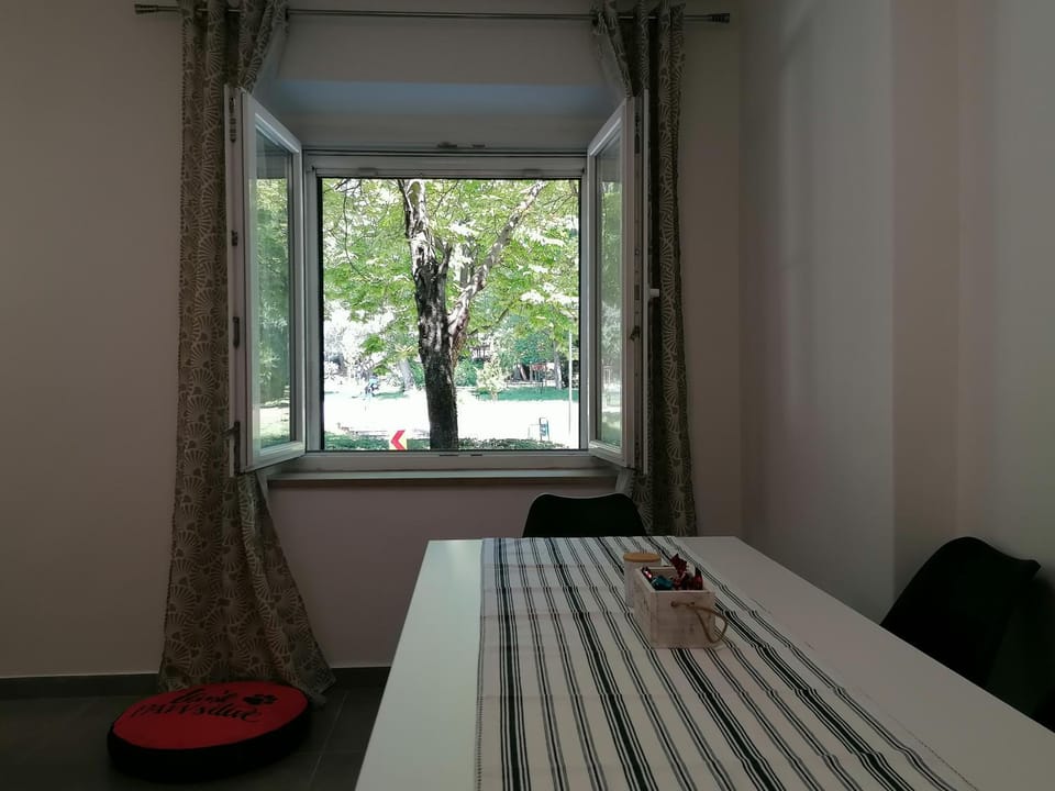 Living room, Seating area, Dining area