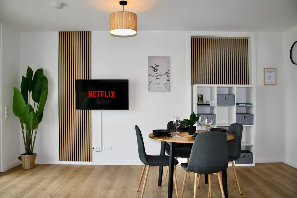 TV and multimedia, Living room, Dining area