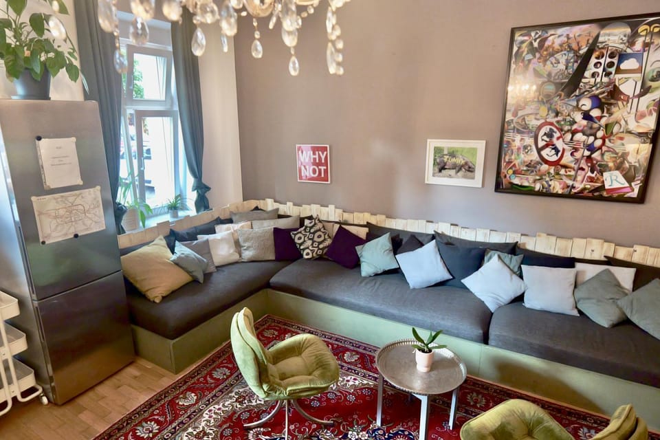 Living room, Seating area