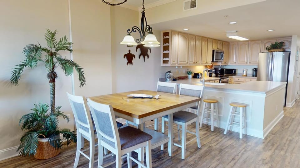 Sandpiper 204 by Tybee Vacation Rentals House in Tybee Island