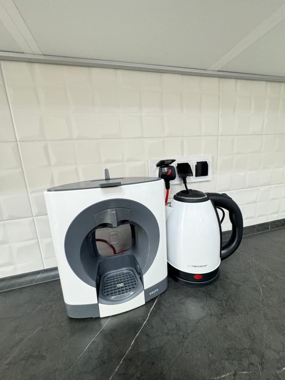 Coffee/tea facilities, Kitchen or kitchenette