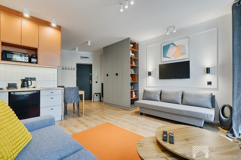 TV and multimedia, Kitchen or kitchenette, Living room, stove