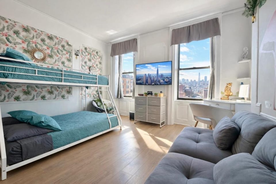 Bed, TV and multimedia, Bedroom, bunk bed