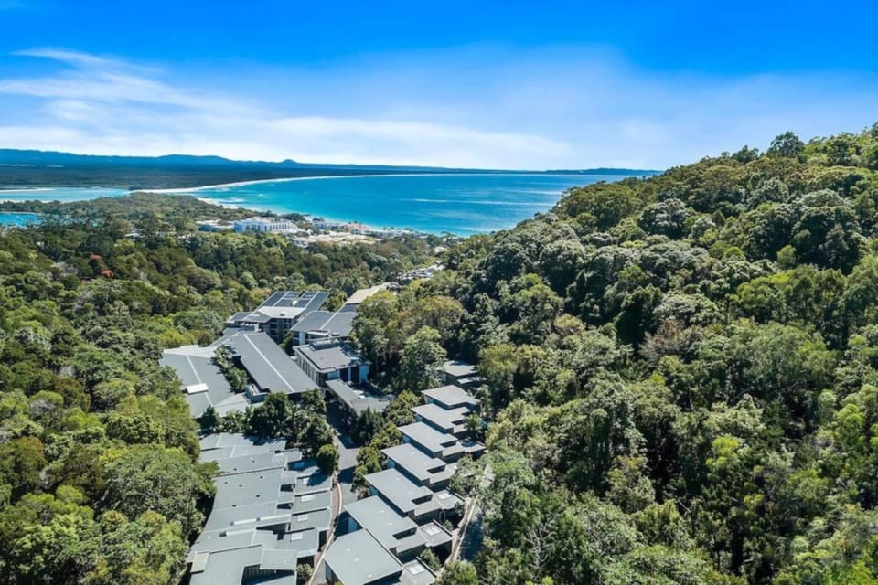 Property building, Neighbourhood, Bird's eye view, Sea view