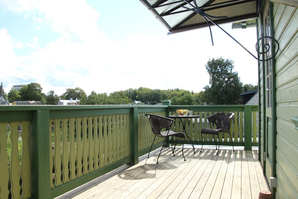 Patio, Day, Balcony/Terrace