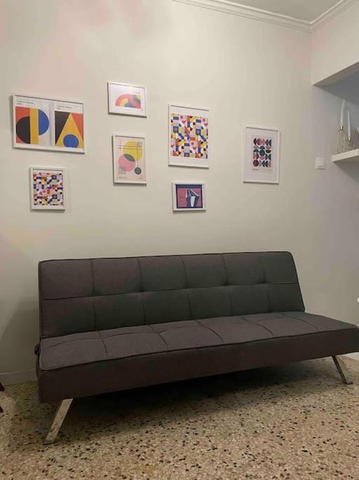Bauhaus Studio-semi basement studio Apartment in Athens