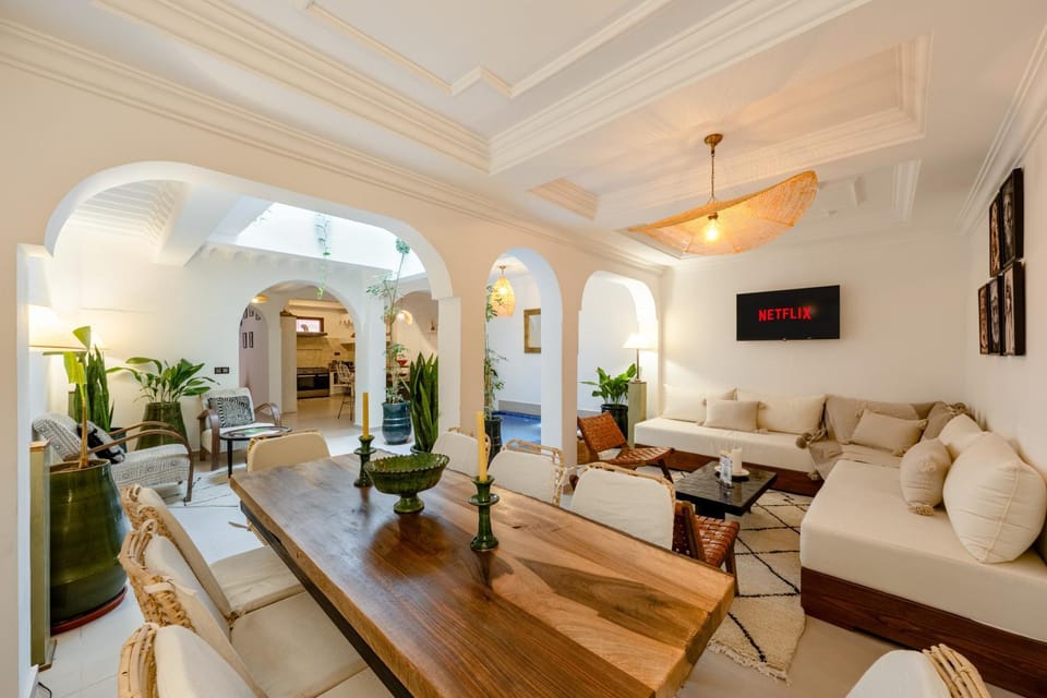 Communal lounge/ TV room, TV and multimedia, Living room, Seating area, Evening entertainment