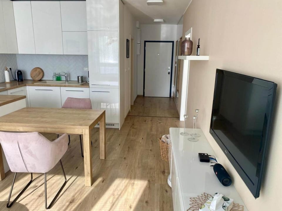 TV and multimedia, Kitchen or kitchenette, Dining area