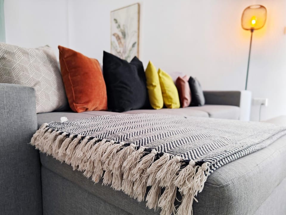 Living room, Decorative detail, Seating area