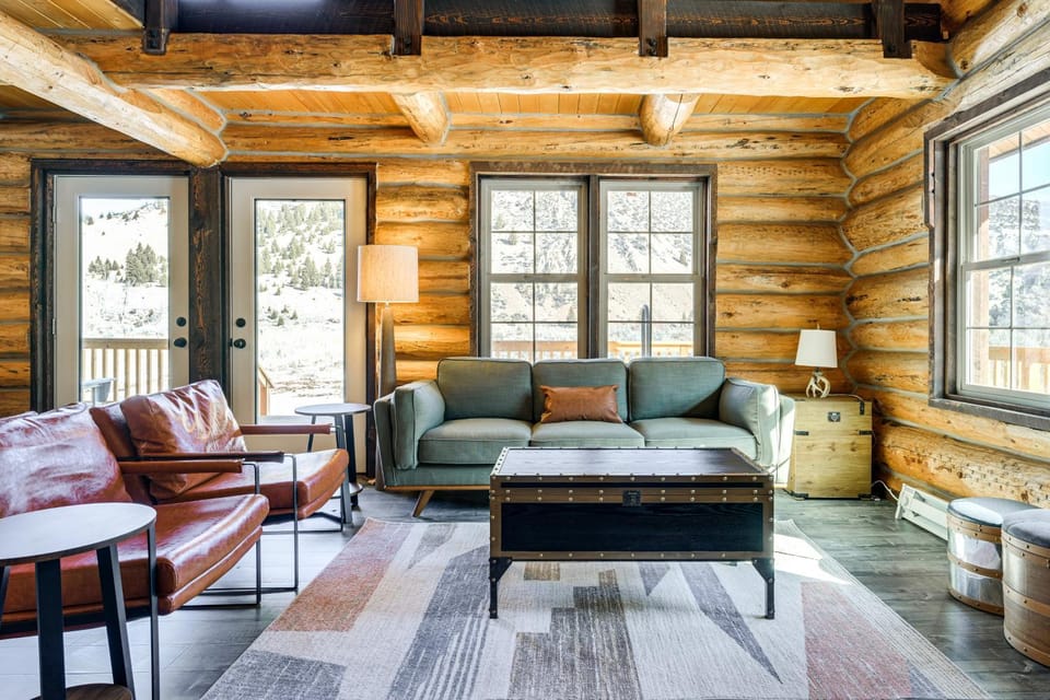 Riverfront Montana Log Cabin w/ Mountain Views! Cabin in Divide