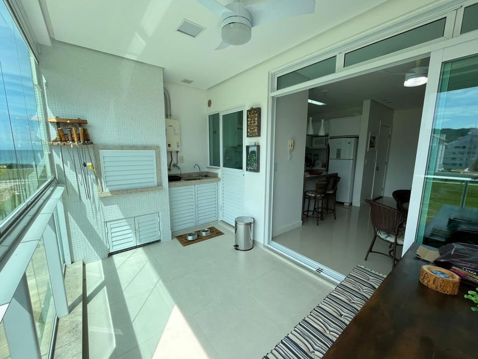 cód 125 - Apartamento amplo, a 80 metros do mar Apartment in Florianopolis