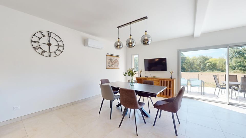 Dining area, Garden view