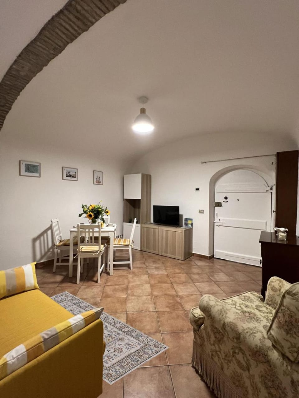 Communal lounge/ TV room, Dining area