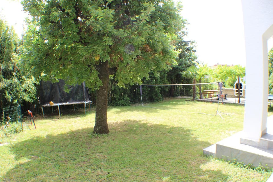 Children play ground, Game Room, Garden, Garden view