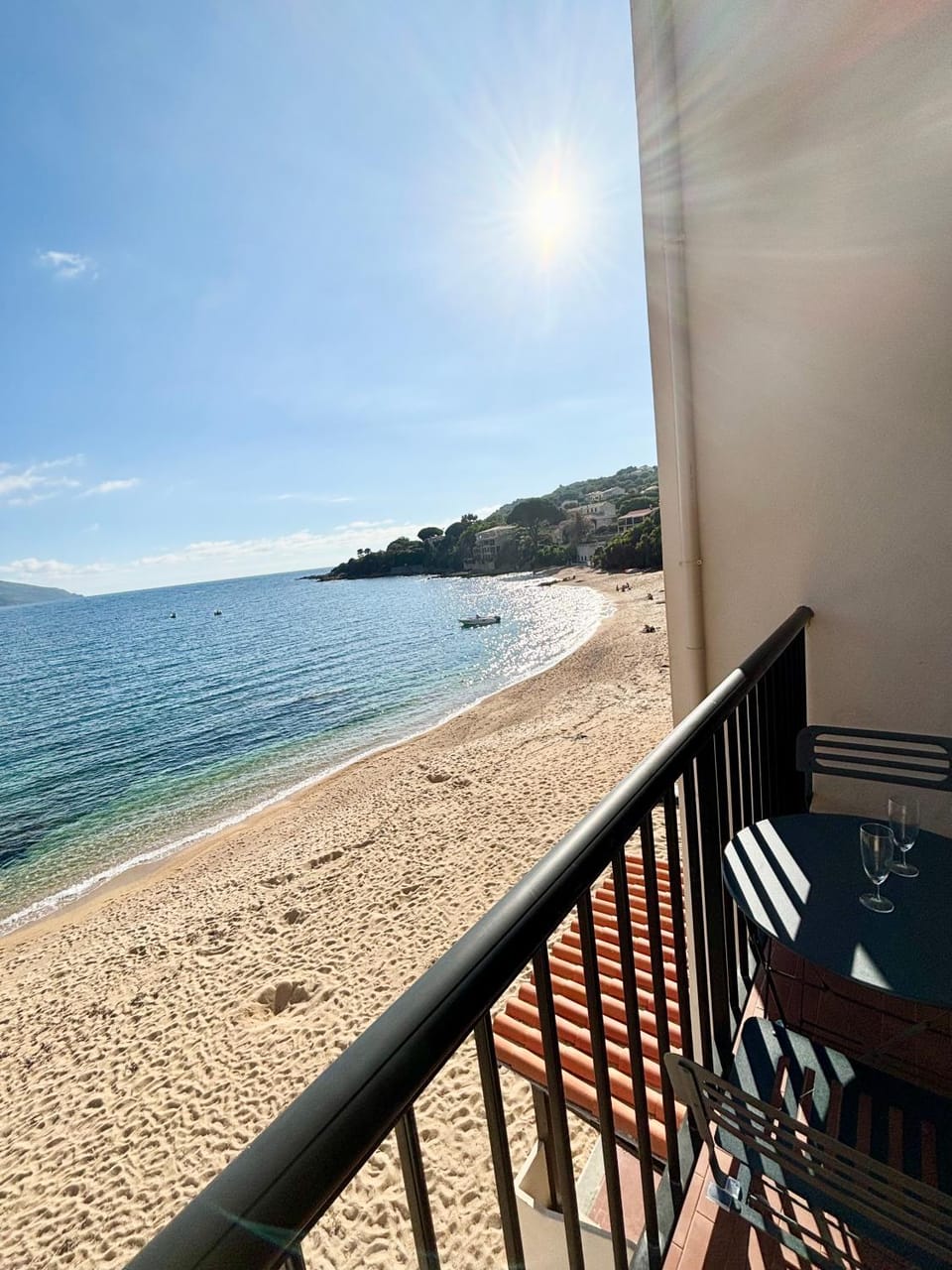 View (from property/room), Balcony/Terrace, Dining area, Beach, Sea view