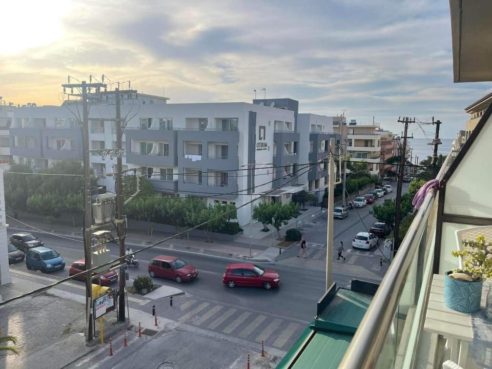 Day, Neighbourhood, City view, Street view, Location