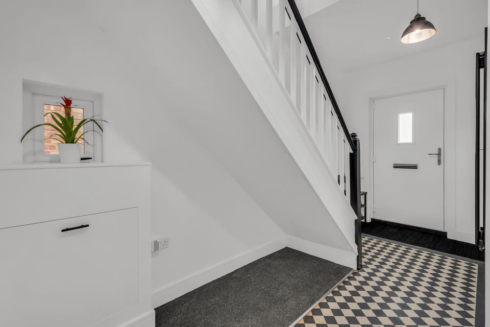 Stanley Park House Peterborough - 3 bed, 3 bathroom, parking, garden House in Huntingdonshire District