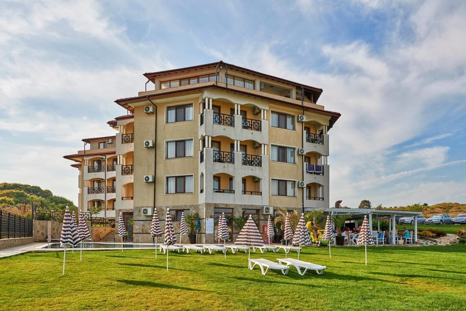 Property building, Garden view