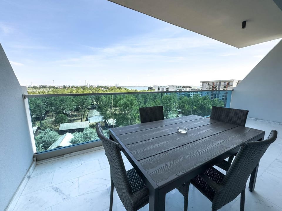 Day, View (from property/room), Balcony/Terrace, Dining area